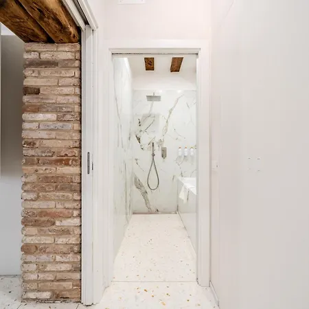 Apartment Dimora Canal Fenice Venice